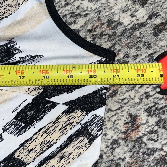 Essentials by Milano - Picture 3 of 3